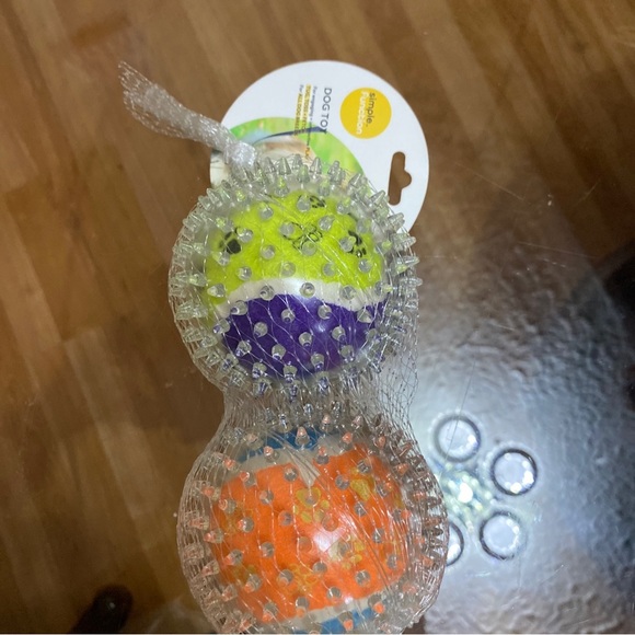 - Brand New Set Of 2 Spiking Ball For Dog. - Picture 7 of 8